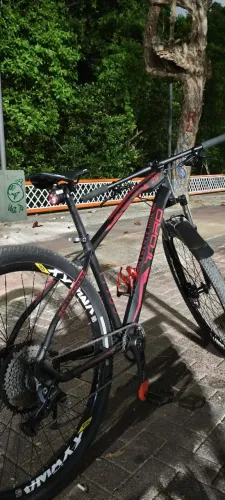 Bike aro 29. Freios Shimano. Kit transmissão Absolute Prime. 