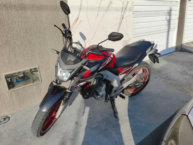Moto CB250