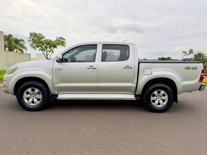 Toyota Hilux CD SRV 4X2 2.7 Flex 16V Aut. 2013
