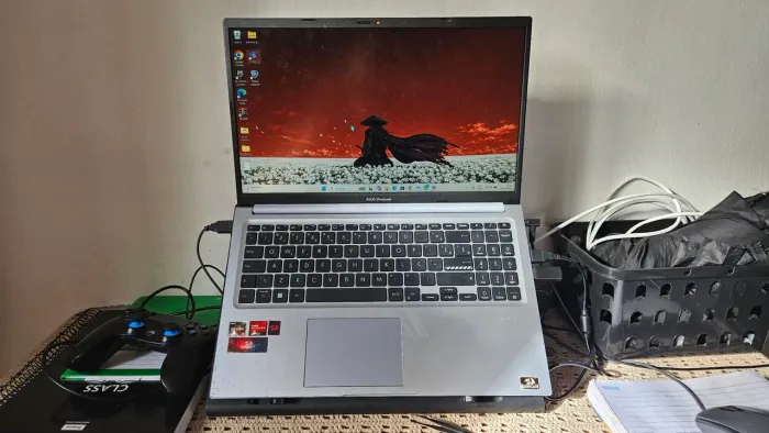 ASUS VIVOBOOK 15