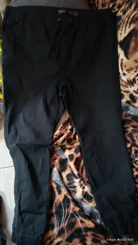Calça Jogger blursterl GG XG ótimo estado bem larga 