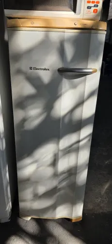 Freezer Electrolux 204L