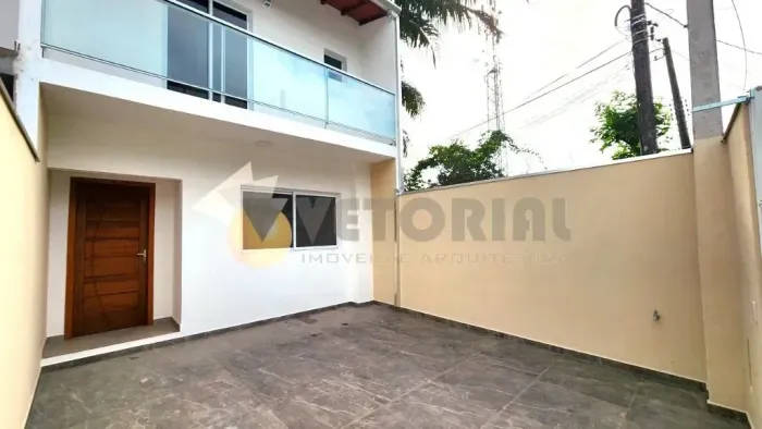 Sobrado 3 Dormitórios sendo 2 Suítes em São Sebastião SP