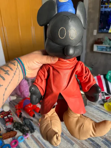 Mikey raro em couro Disney