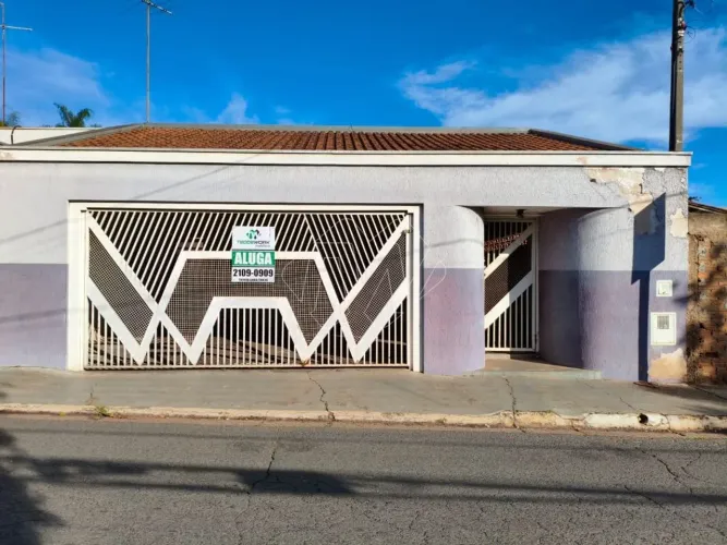 Locação de Casas / Comercial na cidade de Araraquara