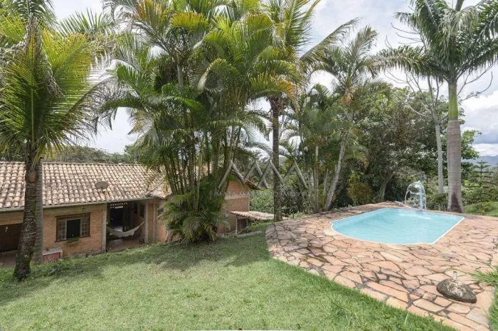 Casa à Venda ou Locação no Condomínio Vila do Ouro | 190 m² - 3 quartos