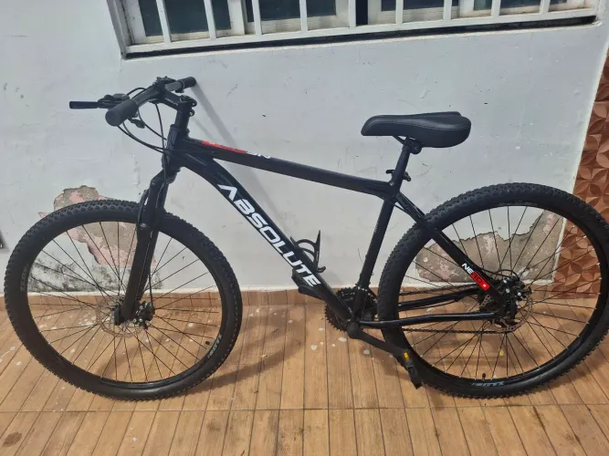 Bicicleta Absolute Preta