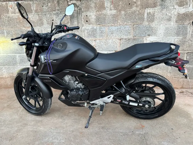 FZ15 PRETO FOSCO