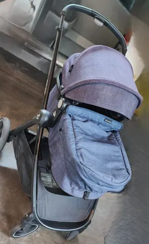 Carrinho Maxi Cozi Travel System completo com acessórios