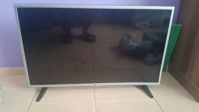 LG Smart TV 32" Smart - Para retirada de peças / Conserto