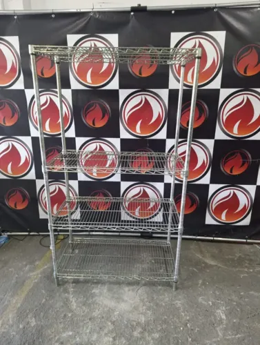 Estante 90x45x1,60 de aço aramada usada em ótimo estado 4 prateleira ideal para estoque