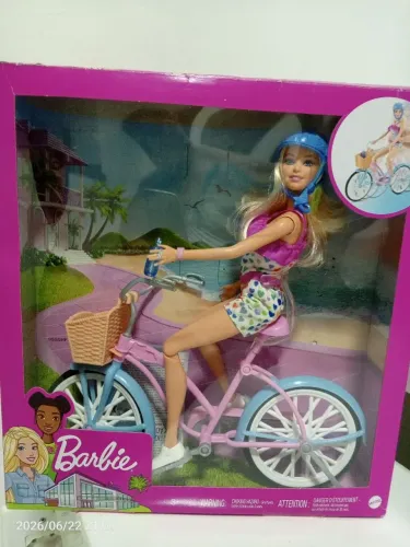 Boneca Barbie de bicicleta na caixa compra os lagres só foi aberta pra conferi e Mattel 
