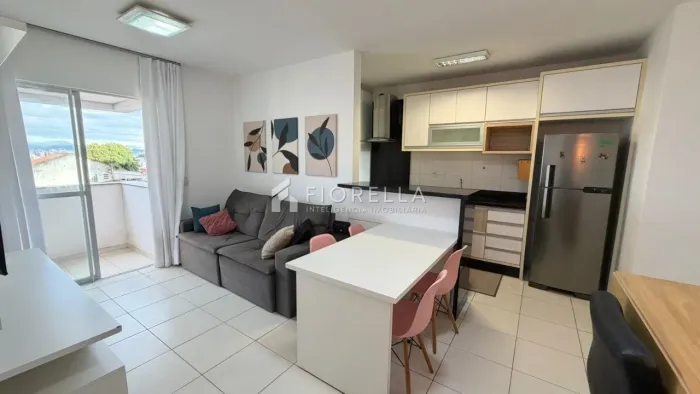 Apartamento 02 dormitórios semimobiliado no bairro Jardim Cidade - São José/SC