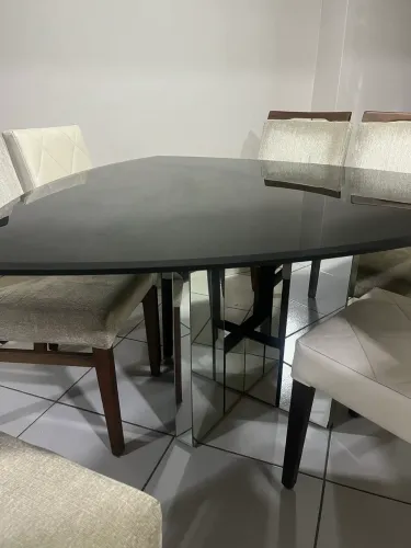 Vendo mesa com 6 cadeiras