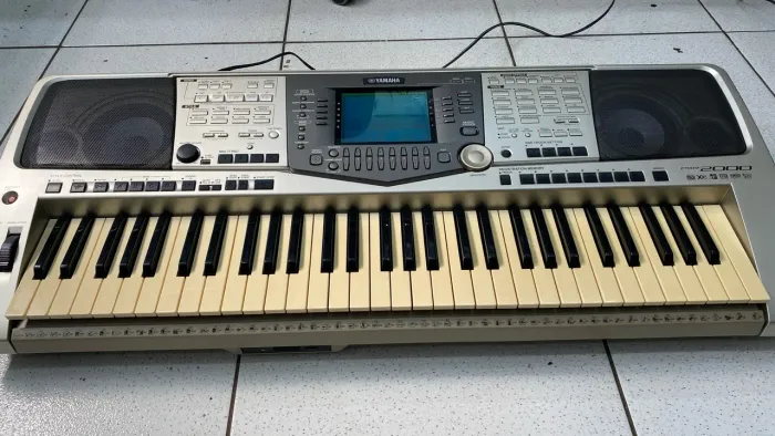 Yamaha PSR 2000