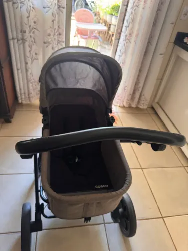 Carrinho de bebê - Cosco