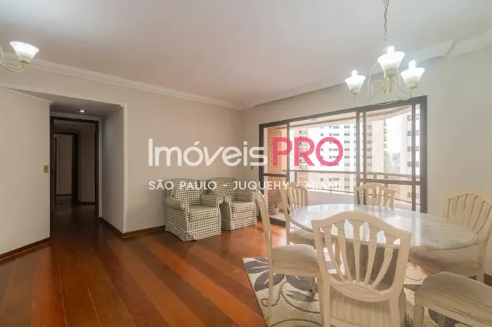 Apto de 105m² com 3 dorm sendo 1 suíte e 2 vagas no Campo Belo