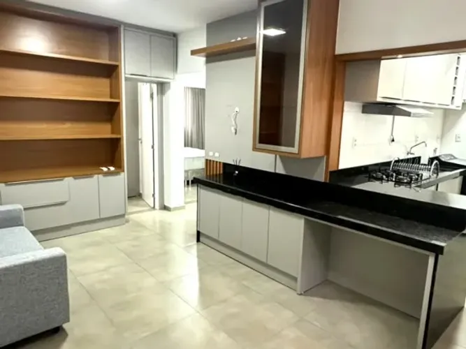 Apartamento - Prédio Frente Mar - Reformado - Mobiliado