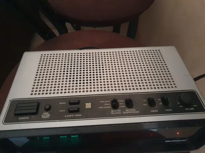 Vendo relíquia rádio relógio da national 