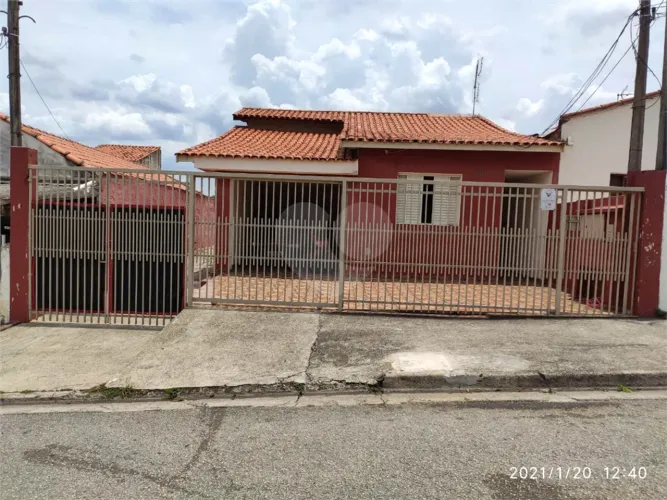 Linda casa com edícula a venda na Zona Oeste!