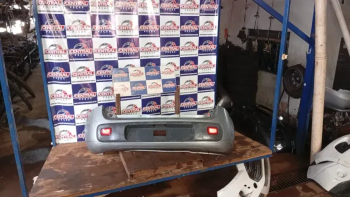 para-choque traseiro original para o Fiat Uno Vivace (anos de 2011 a 2015)