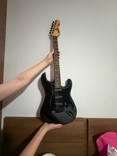 Guitarra Memphis MG32