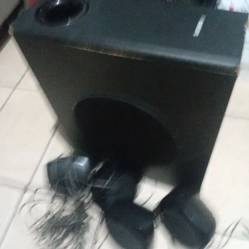 Vendo essas caixas de aparelho homer theater so as caixas pf leia bem