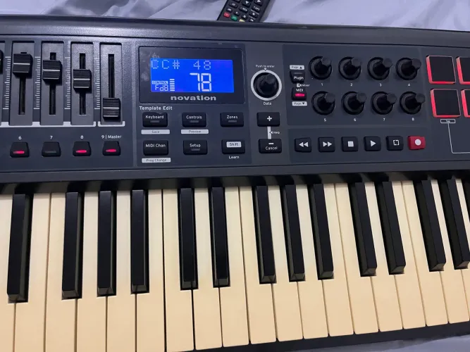 Controlador Novation Impulse61