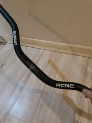 Guidão KCNC Rampant Alumínio 6061 25.4mm x 710mm Rise 2" - Conservado