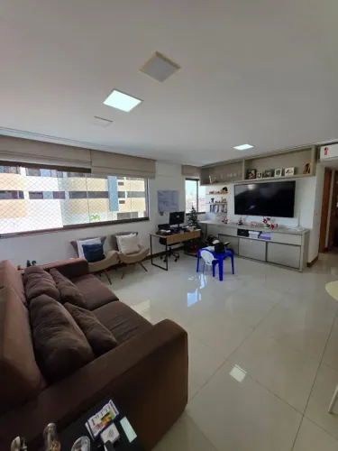 Apartamento de 2/4, com 71m², no Jardim Armação.