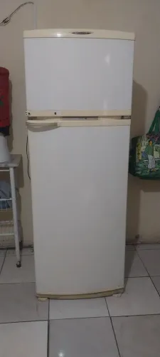 Geladeira Brastemp funcionando perfeitamente 