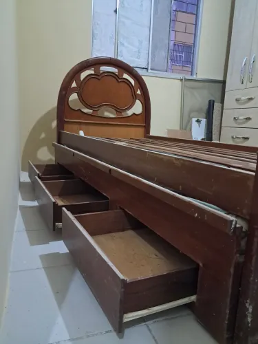 Cama de solteiro com auxiliar e 3 gavetas madeira maciça