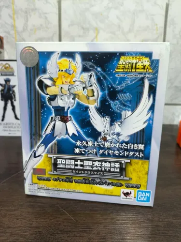 Cloth Myth Hyoga de Cisne V1 Revival Bandai
