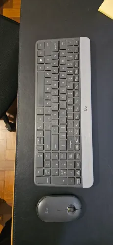 Teclado e mouse combo Logitech MK470 sem fio