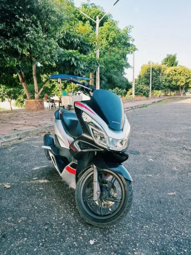 Honda PCX Sport 2018, quitada_ 1° dono, selo em atraso