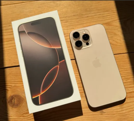 iPhone 16 pro Max Desert saúde bateria 93% 