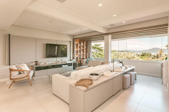 Apartamento em Canajurê com vista mar e acesso à praia