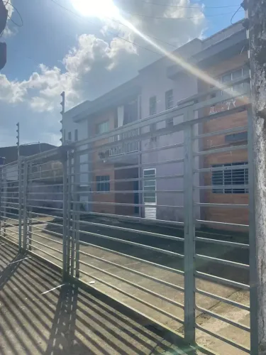 Imóvel para aluguel tem 102 metros quadrados com 3 quartos em Tabuleiro do Pinto - Rio Lar
