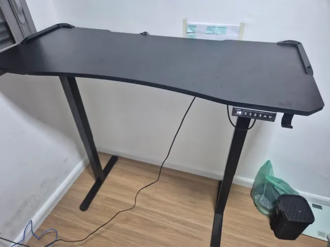 Mesa Gamer Xperience Ergolift Sparkle RGB Ajuste de Altura Elétrica