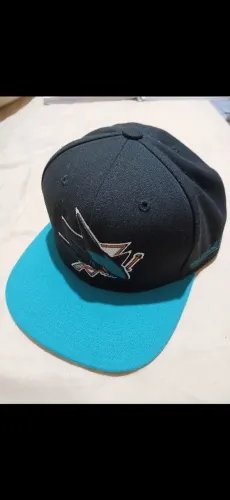 Bone Angry sharks mitchell&ness tamanho 7 