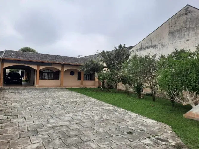 Excelente Terreno  840 m²  14 X 60  ZR-2 com 2 casas à venda no Uberaba