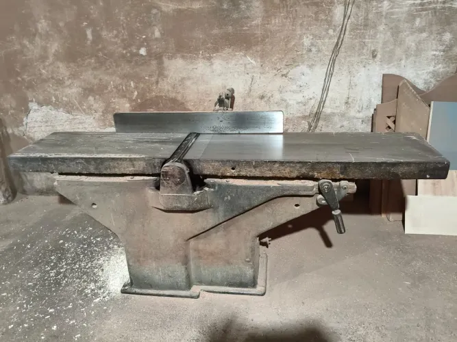 VENDE-SE - MÁQUINAS E EQUIPAMENTOS PARA MARCENARIA