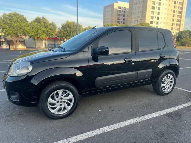 Fiat Uno Vivace Celeb. 1.0 EVO F.flex 8V 5P 2012