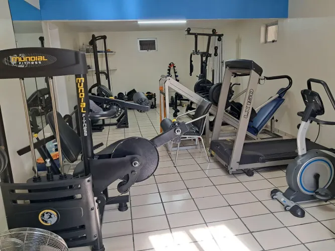 EQUIPAMENTOS DE ACADEMIA