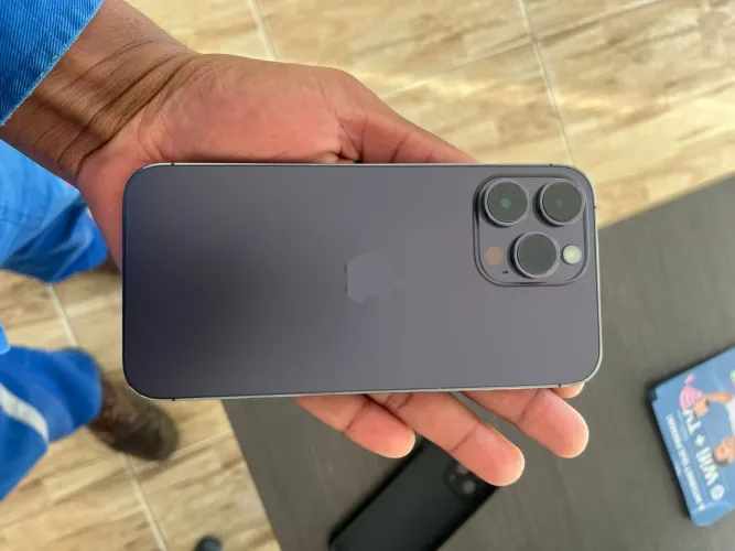 Vendo ou troco pelo 15Pro Max ou 16Pro Max dando a volta.