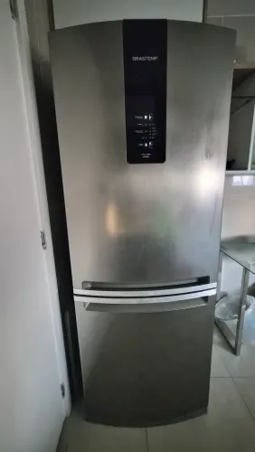 Geladeira Brastemp 447 litros inverse. Frost Free. Inox