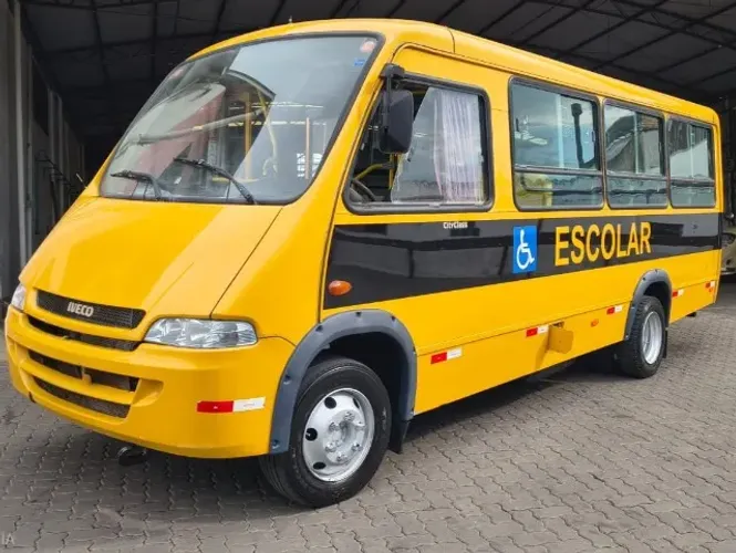  Micro  Iveco, modelo 2011,Neobus urbana,  23 Lug. s/ar, TR 5199706.9988 c/Airton