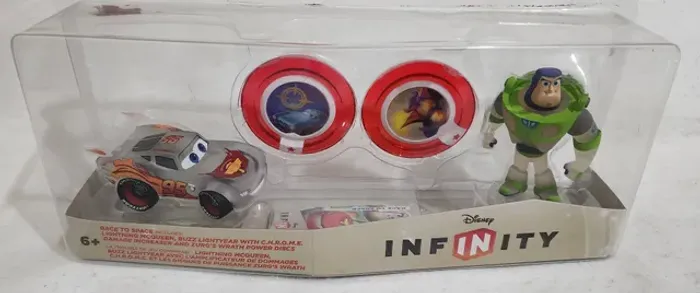 DISNEY INFINITY 1.0 PERSONAGENS BUZZ E MCQUEEM VERSÃO CRISTAL