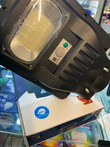 Luminária 50w C/Energia Solar + Controle 