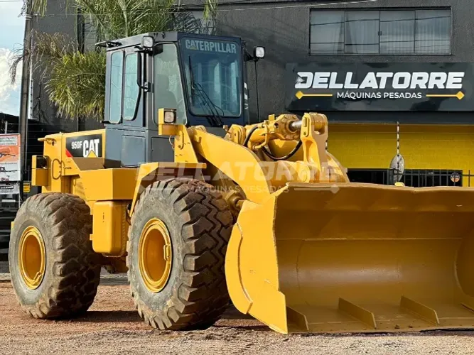 Pá Carregadeira Caterpillar 950F - Robusta e Confiável para Seu Negócio